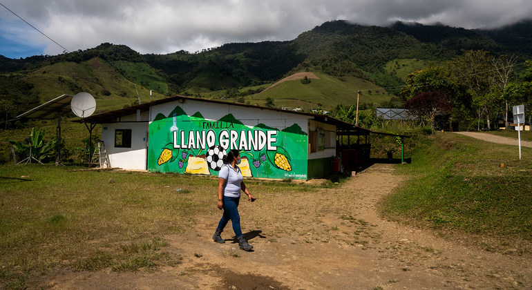 feature:-five-years-after-peace-deal,-colombian-town-of-llano-grande-is-forging-a-‘family’-out-of-disparate-parts