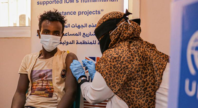 un-agency begins-covid-vaccine rollout for 7,500 stranded-migrants-in-yemen 