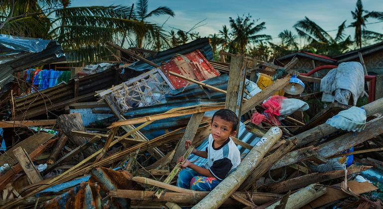 relief-teams-fear-worsening-aftermath-of-super-typhoon-rai