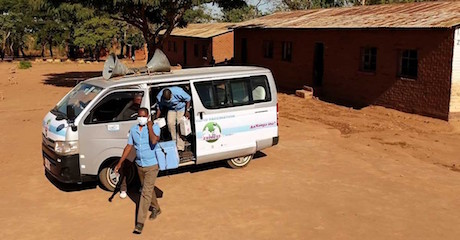 in-malawi,-vaccination-vans-protect-pregnant-women-from-covid-19