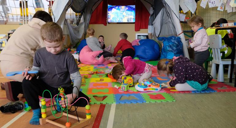 ukraine:-unesco’s-response-to-children’s-education-needs