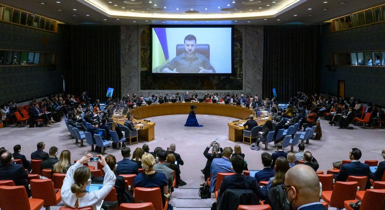 ukraine’s-president-calls-on-security-council-to-act-for-peace,-or-‘dissolve’-itself