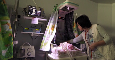 hero-health-workers-care-for-babies-born-under-siege-in-ukraine