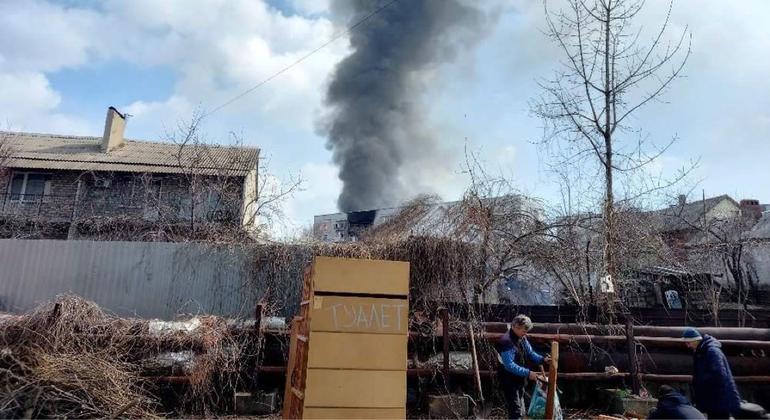 ukraine:-un-red-cross-operation-underway-to-evacuate-civilians-from-stricken-mariupol-plant
