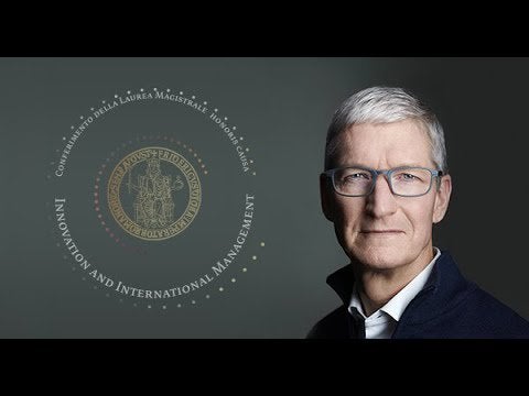 tim-cook-receives-honorary-master’s-in-italy
