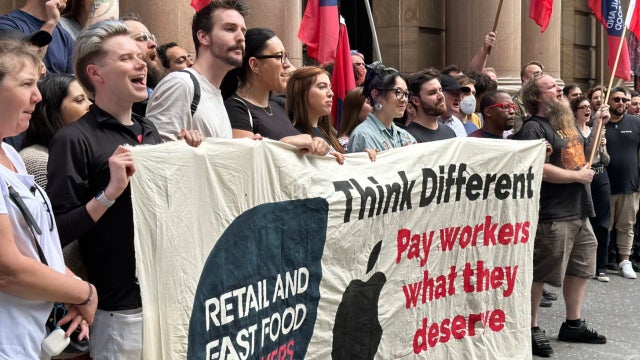 australia-apple-store-workers-go-on-strike