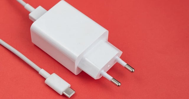 brazilian-judge-orders-company-to-give-charger-to-yet-another-customer