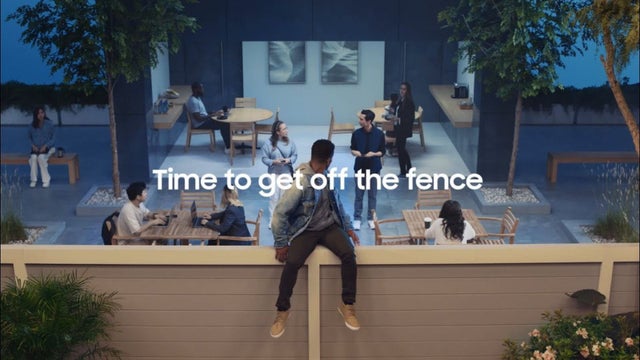 ‘that’s-what-we-do,-we-wait’-says-fake-apple-employee-in-new-samsung-ad-mocking-lack-of-foldable-iphone