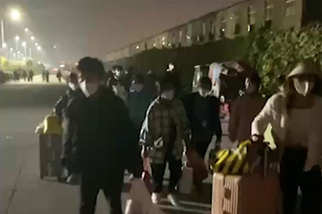 protesting-workers-beaten-at-chinese-iphone-factory