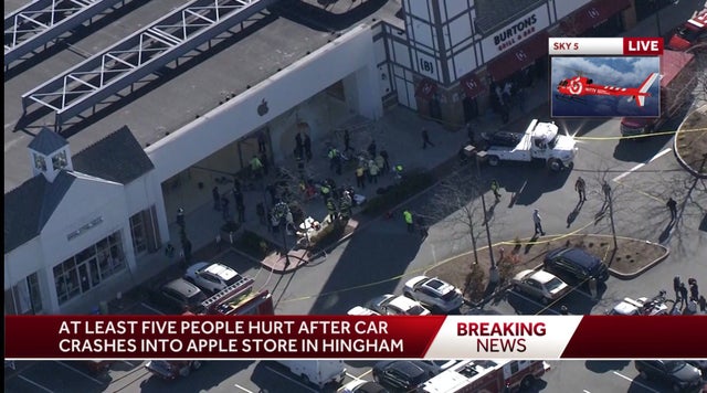 apple-ceo-tim-cook-visits-victims-of-last-week’s-apple-store-crash
