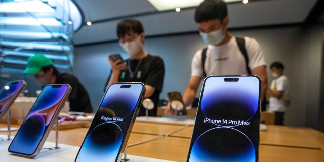 apple-makes-plans-to-move-production-out-of-china
