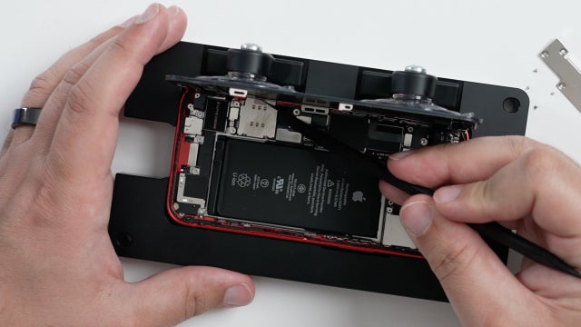 apple-increasing-the-price-of-out-of-warranty-iphone,-mac,-and-ipad-battery-replacements-starting-in-march