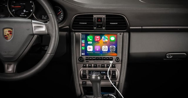 porsche-expands-carplay-to-more-classic-cars-with-new-retrofit-head-units