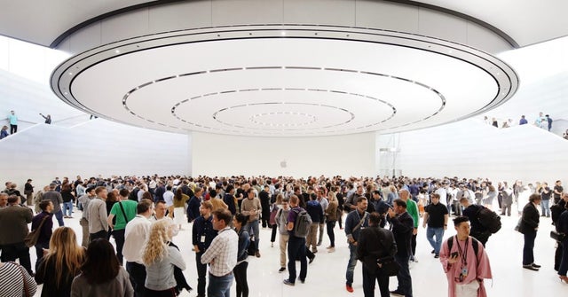 apple-to-hold-in-person-‘ai-summit’-event-for-employees-at-steve-jobs-theater