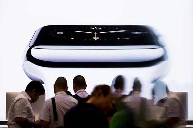 apple’s-best-hope-for-new-headset:-a-smartwatch-like-trajectory