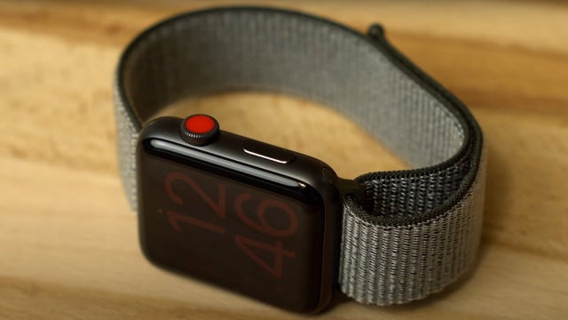 lost-apple-watch-spends-a-night-in-the-ocean,-found-in-working-condition