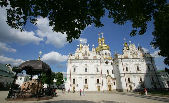 ukraine:-un-adds-historic-kyiv-cathedral-and-monastery-to-danger-list