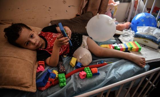 gaza-fighting-spreads-into-hospitals-where-there’s-‘no-way-in-and-out’