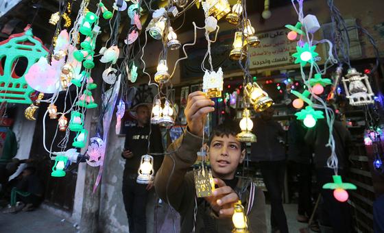 children-of-gaza-spread-joy-for-ramadan,-despite-the-war